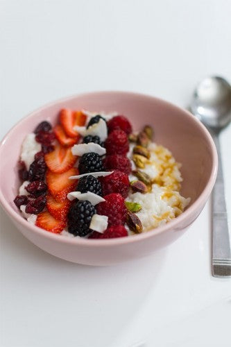 POKE BOWL SUCRÉ AUX FRUITS ROUGES VEGAN 